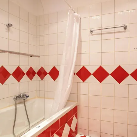 Yliessa فندق Domnista